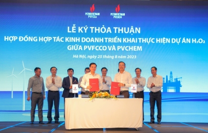 PVChem và PVFCCo ký kết Hợp đồng hợp tác kinh doanh Dự án Nhà máy sản xuất nước Oxy già 